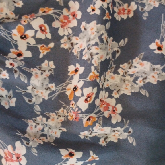 Sienna Sky top size medium - Picture 9 of 9